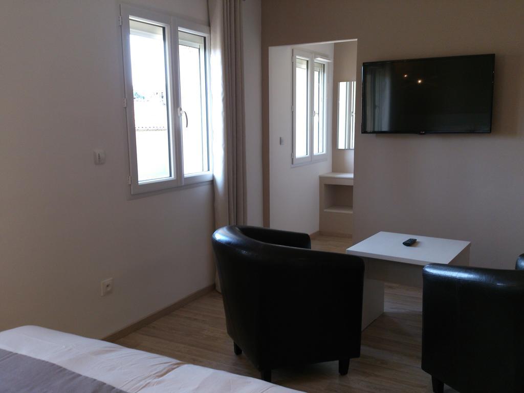 Hotel Les Petits Oreillers Saint-Martin-d'Ardeche Bilik gambar
