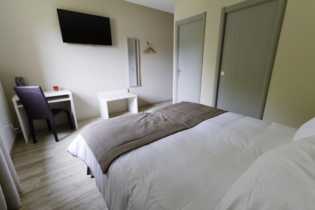 Hotel Les Petits Oreillers Saint-Martin-d'Ardeche Bilik gambar