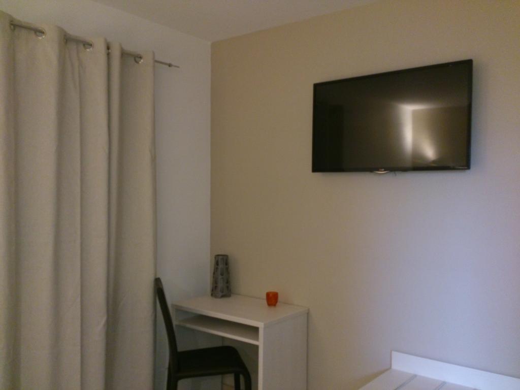 Hotel Les Petits Oreillers Saint-Martin-d'Ardeche Bilik gambar