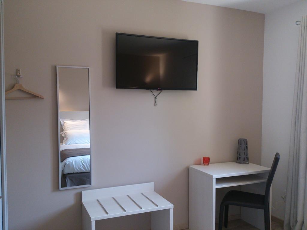 Hotel Les Petits Oreillers Saint-Martin-d'Ardeche Bilik gambar