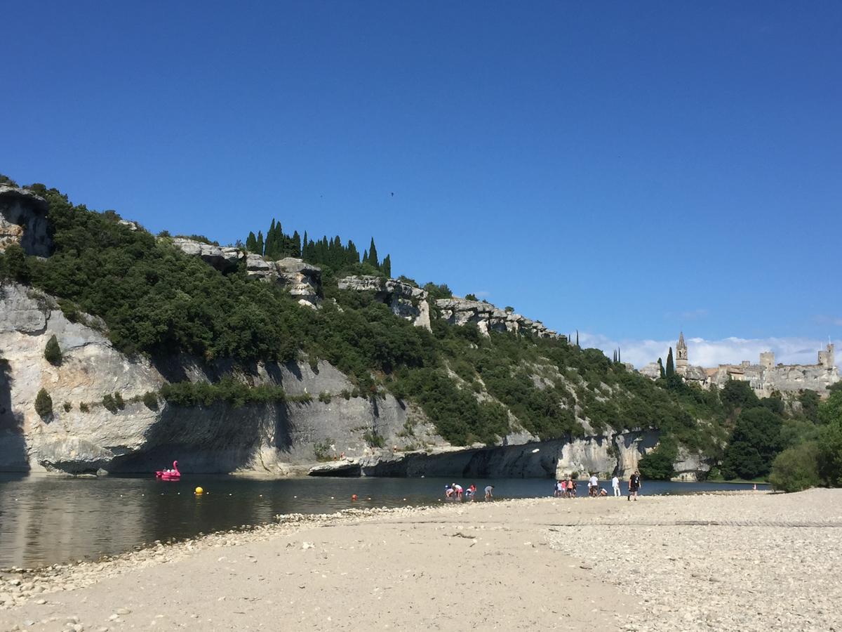 Hotel Les Petits Oreillers Saint-Martin-d'Ardeche Luaran gambar
